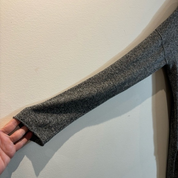 BABATON BY ARITZIA  Sz M V-Neck Long Sleeve High Low Linen Blend Sweater Top - Picture 4 of 9